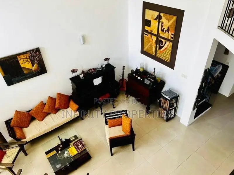 (AF127) 03 Story House With 10 P Land for Sale Battramulla Junction
