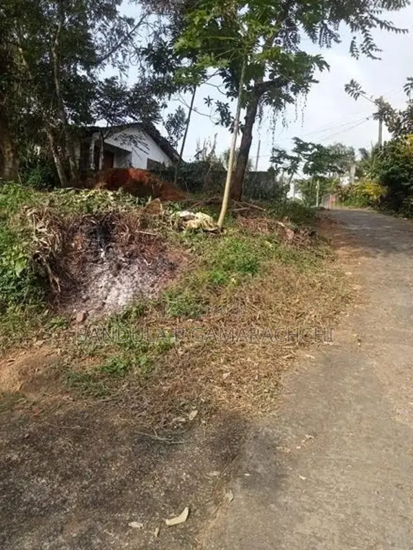 A Valuable Plot of Land in Wataraka, Padukka.