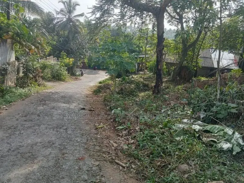A Valuable Plot of Land in Wataraka, Padukka.