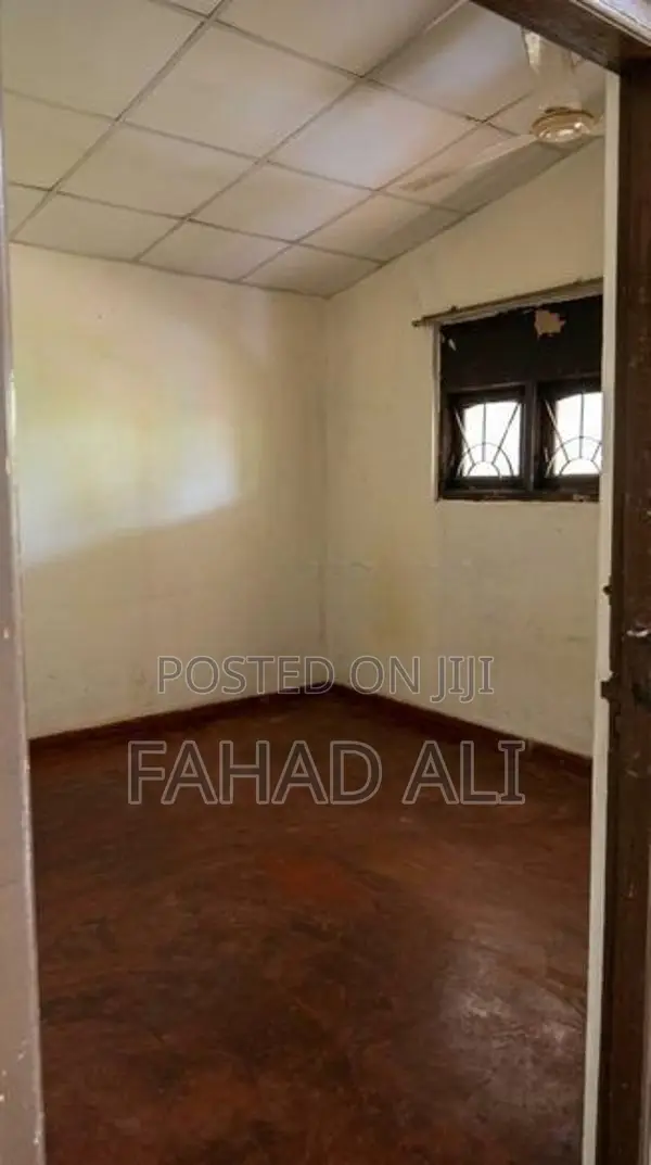 House for Sale In Warakamura