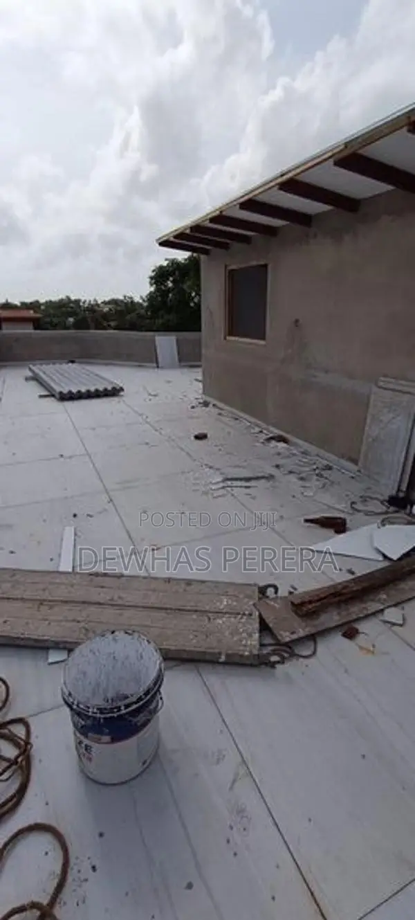 brand new 3 story 80 % completed house for sale waligampitiya ja ela