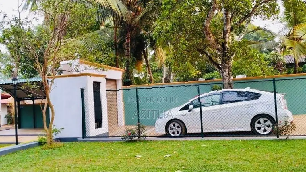 පචස් 40 අනර්ඝ දෙමහල් නිවස කැස්බැව