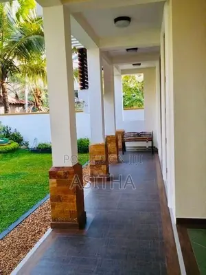 40 Perch Beautiful Luxury House Kesbewa