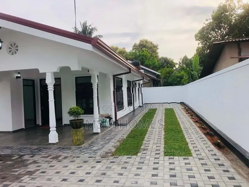 Complete House For Sale in Negombo