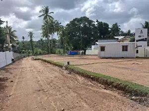 තලවතුගොඩ හංදියට ඇවිදින දුර - අගනා බිම්