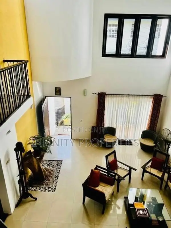 (AF127) 03 Story House With 10 P Land for Sale Battramulla Junction
