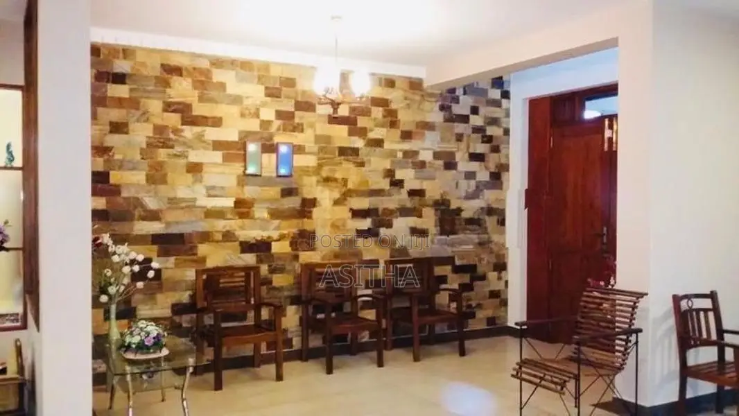 40 Perch Beautiful Luxury House Kesbewa