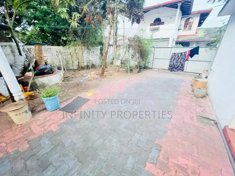 (AF131) House sale At Dabahena Road Temple Maharagama