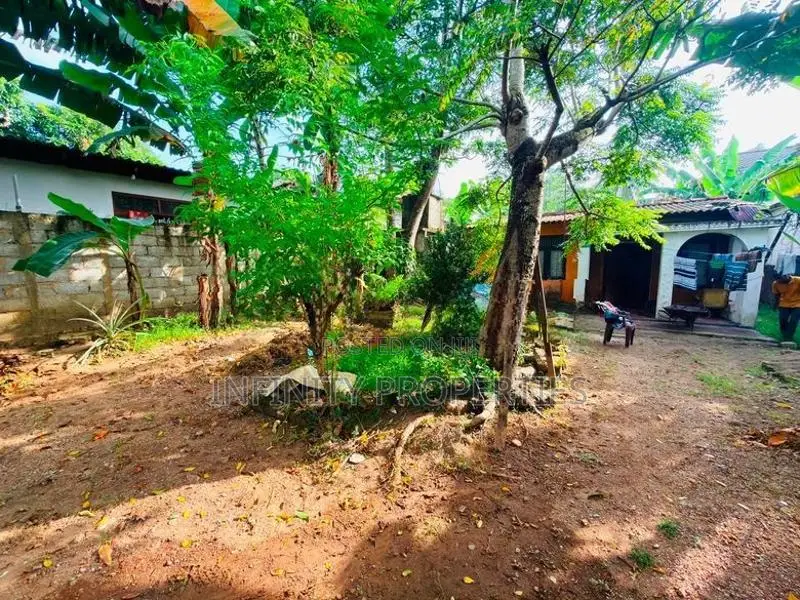 (AF134) 18 perch With old Single Story House Sale At Piliyandala