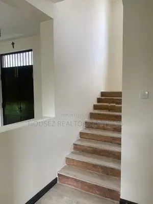 Spacious 4-Bedroom House Bordering Bolgoda River Reservation