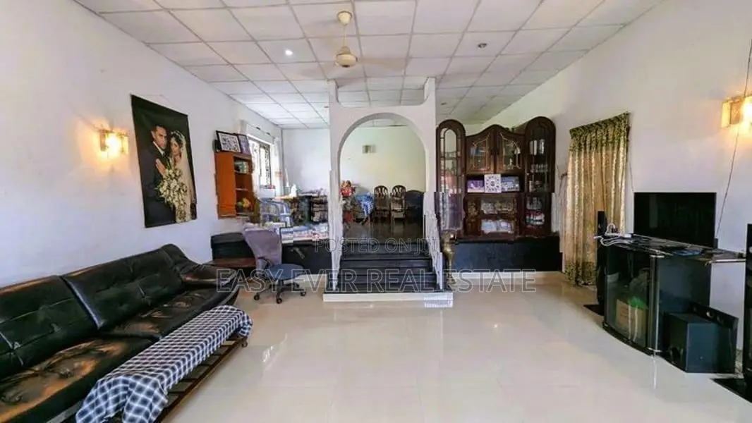 🏡✨ කඩවත – රාගම වයාපාරික ඉඩම සහිත නිවස / HS 12551