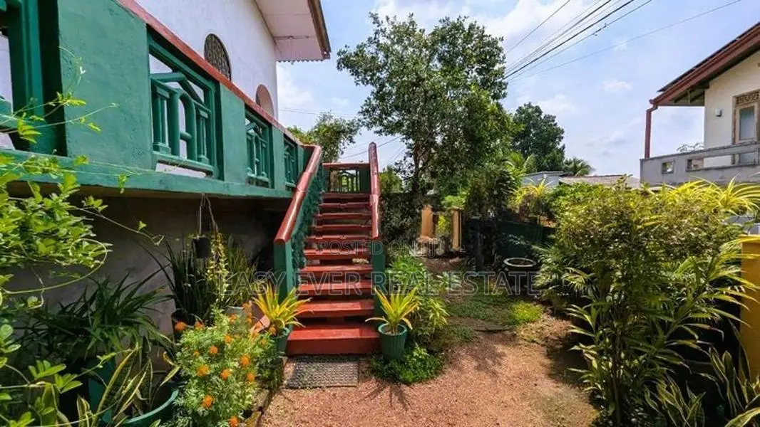 🏡✨ කඩවත – රාගම වයාපාරික ඉඩම සහිත නිවස / HS 12551
