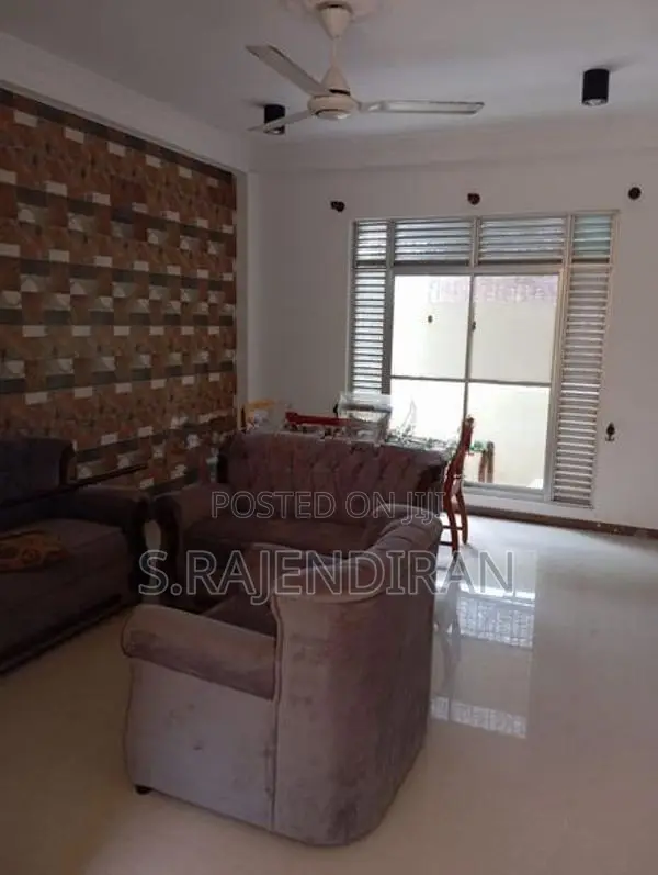 fully furnished 1st floor house for Rent in kalubowila
