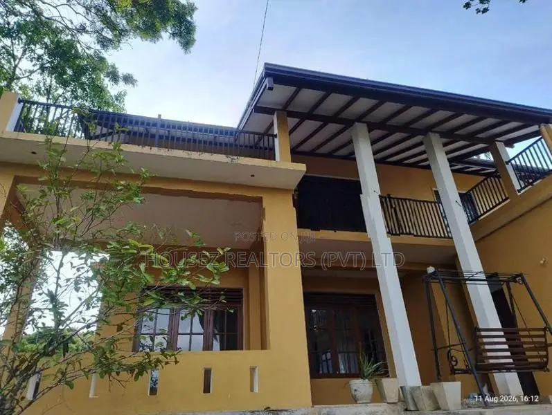 Spacious 4-Bedroom Villa for Sale – Kadawala, Dunagaha