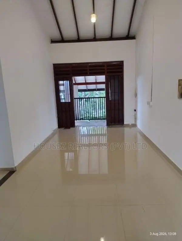 Spacious 4-Bedroom Villa for Sale – Kadawala, Dunagaha