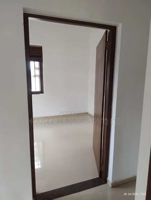 Spacious 4-Bedroom Villa for Sale – Kadawala, Dunagaha