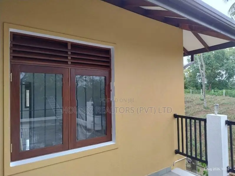 Spacious 4-Bedroom Villa for Sale – Kadawala, Dunagaha