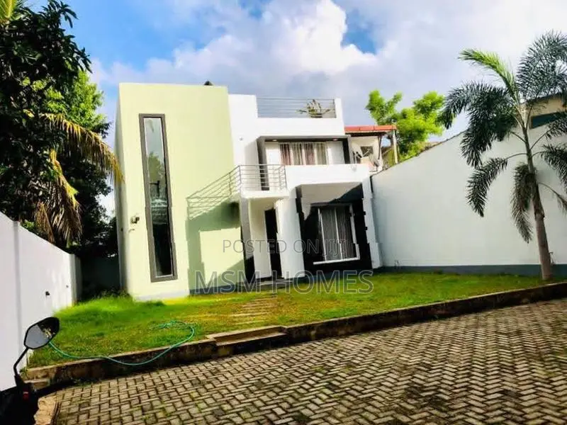Box Modern All Complete House For Sale in Negombo
