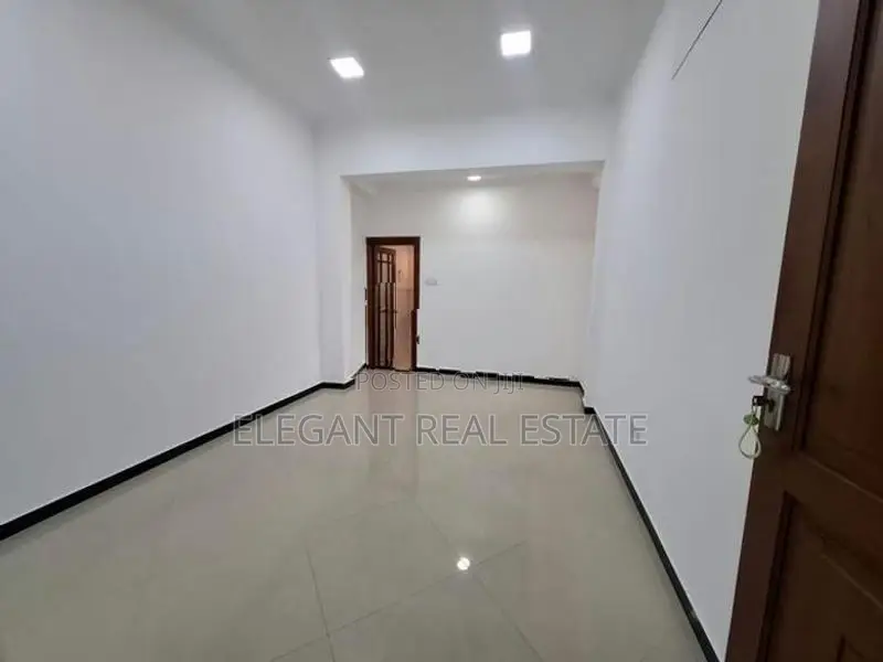 Commercial Office Property for Rent in Colombo 03 (A6330)