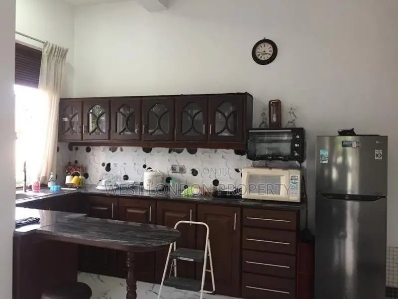 Gonawala, Kelaniya – Commercial House