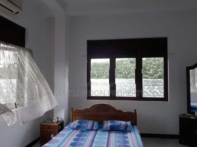 Gonawala, Kelaniya – Commercial House