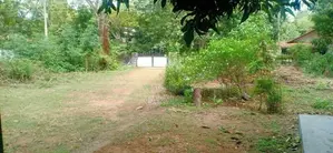 27.5 Perch Land with House in Debarawewa
