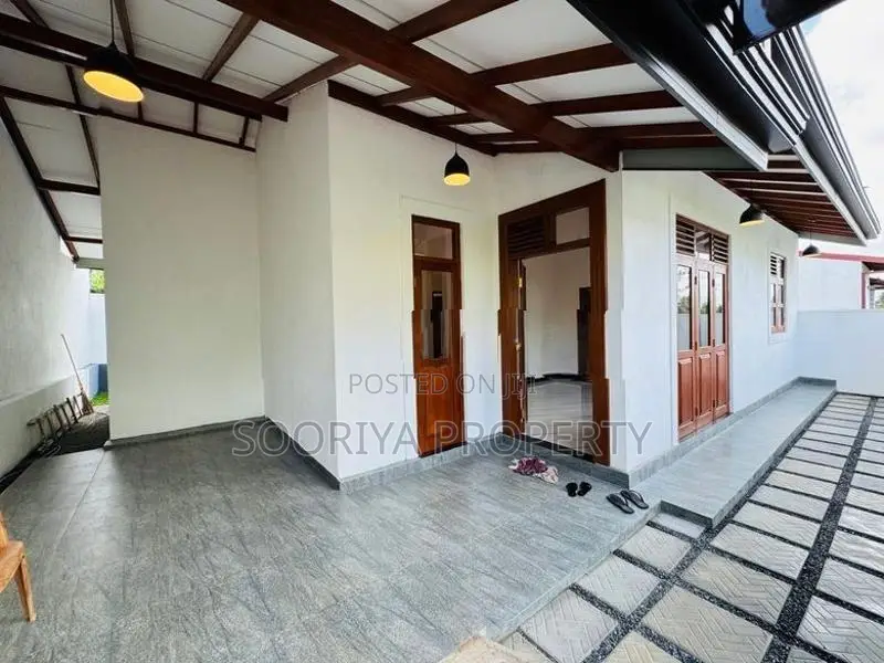 BRAND NEW SINGLE STORY LUXURY HOUSE FOR SALE IN PILIYANDALA KESBEWA .