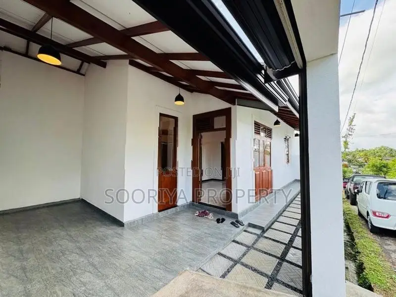 BRAND NEW SINGLE STORY LUXURY HOUSE FOR SALE IN PILIYANDALA KESBEWA .