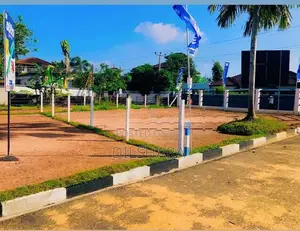 කැකනදුර බස් පාරෙන් ඉඩම්
