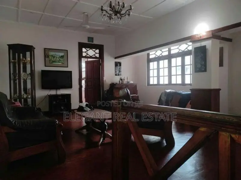 05 Bedroom 02 Storied House for Rent in Colombo 03 (A3254)