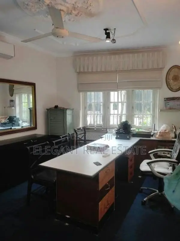 05 Bedroom 02 Storied House for Rent in Colombo 03 (A3254)