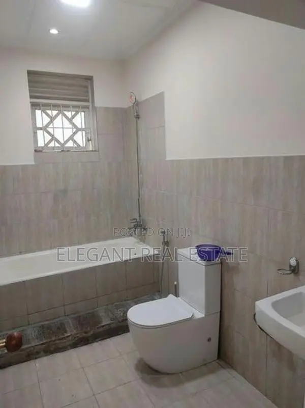 05 Bedroom 02 Storied House for Rent in Colombo 03 (A3254)