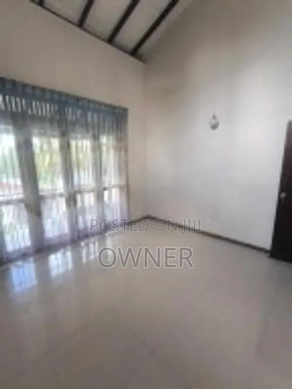 Athurugiriya City House for Sale