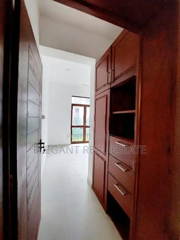 04 Bedroom Unfurnished 02 Storied House for Sale in Battaramulla (A280