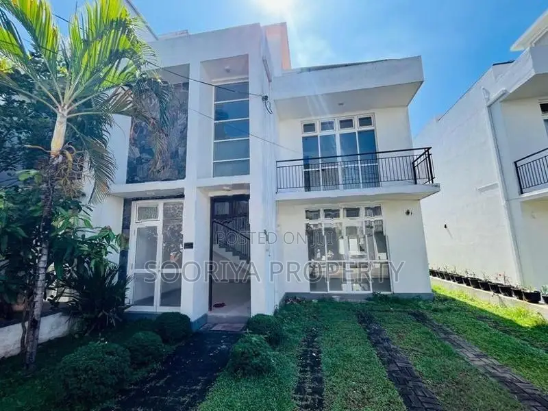 ALMOST BRAND NEW LUXURY TWO STORY HOUSE FOR SALE IN PILIYANDALA .