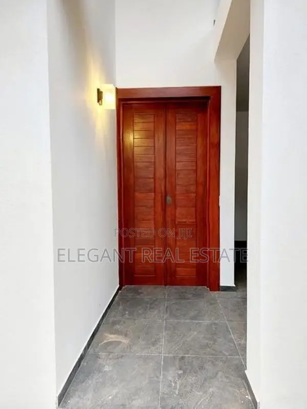 04 Bedroom Unfurnished 02 Storied House for Sale in Battaramulla (A280