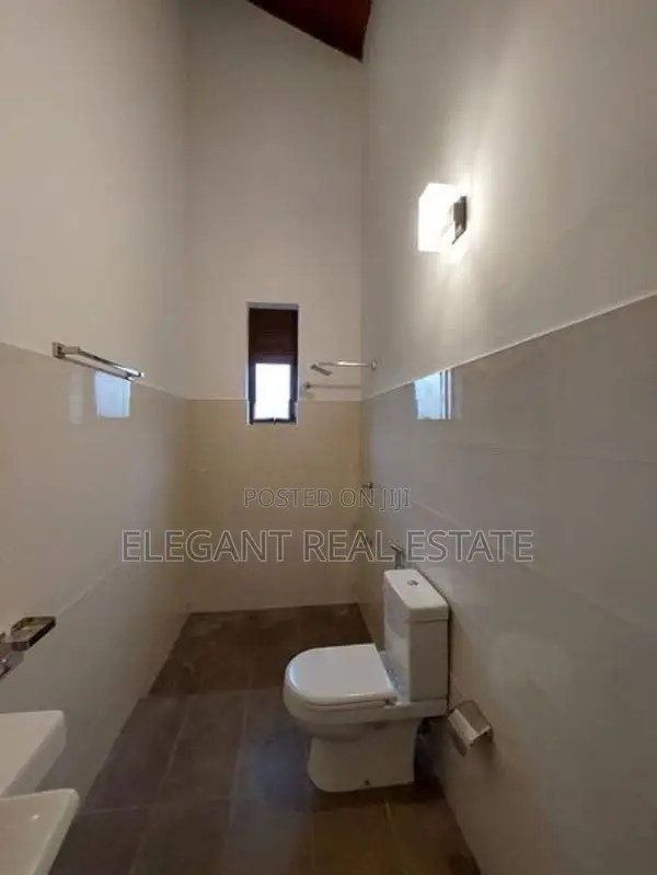 04 Bedroom Unfurnished 02 Storied House for Sale in Battaramulla (A280