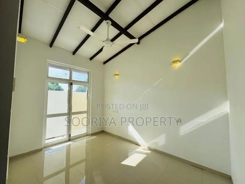 2 STORY LUXURY HOUSE FOR SALE WITH SWIMMING POOL - PILIYANDALA .