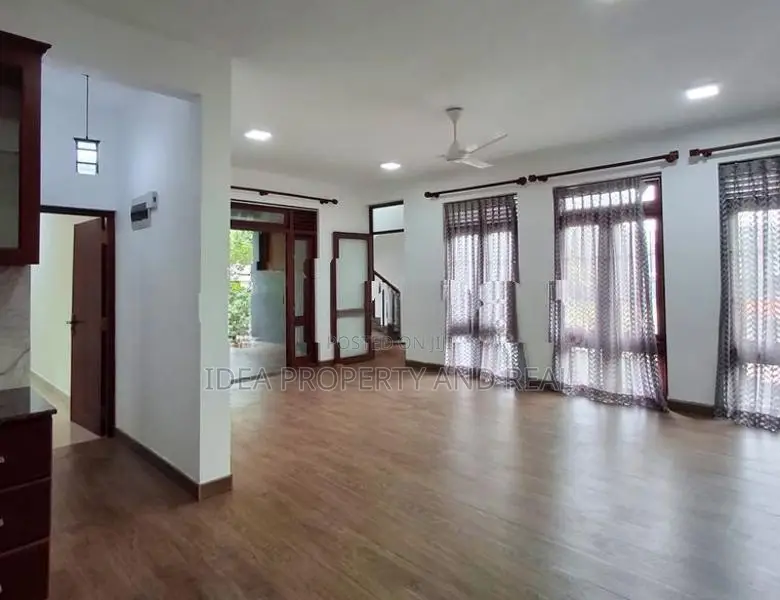 (SDS-539) Valuable Three Storey House For Sale in Kottawa