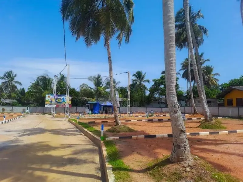 Panadura, Walana Lands for Sale R03