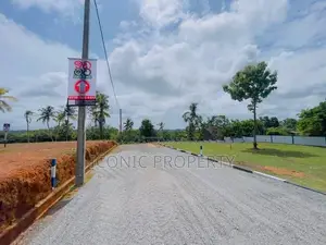 Bolgoda Lake facing land for sale in Wadduwa