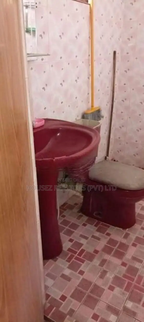 5-Bedroom House with 12.82-Perch Land for Sale – Kelaniya
