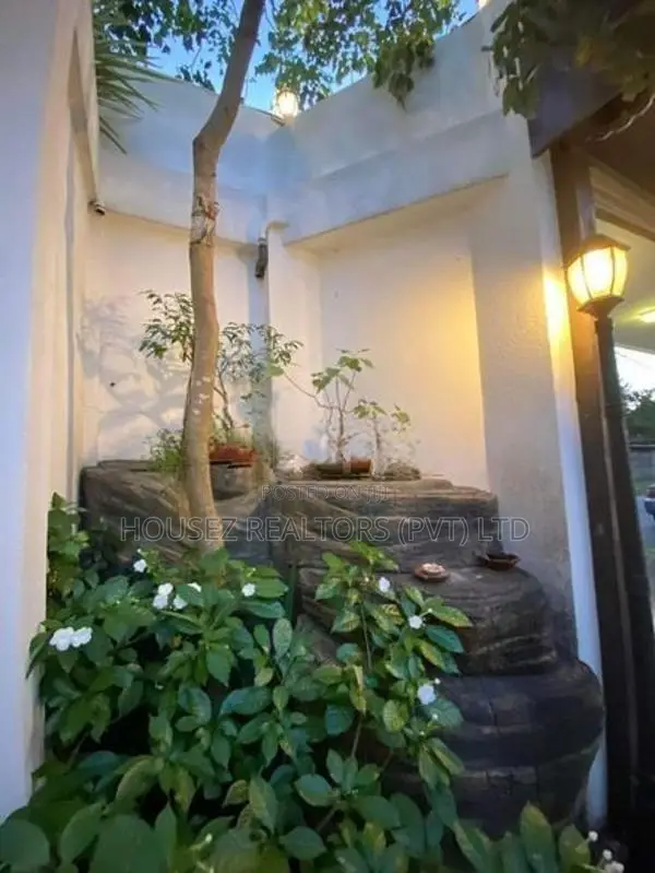 3-Storey Modern House for Sale – 10.5 Perches, Rathmalana