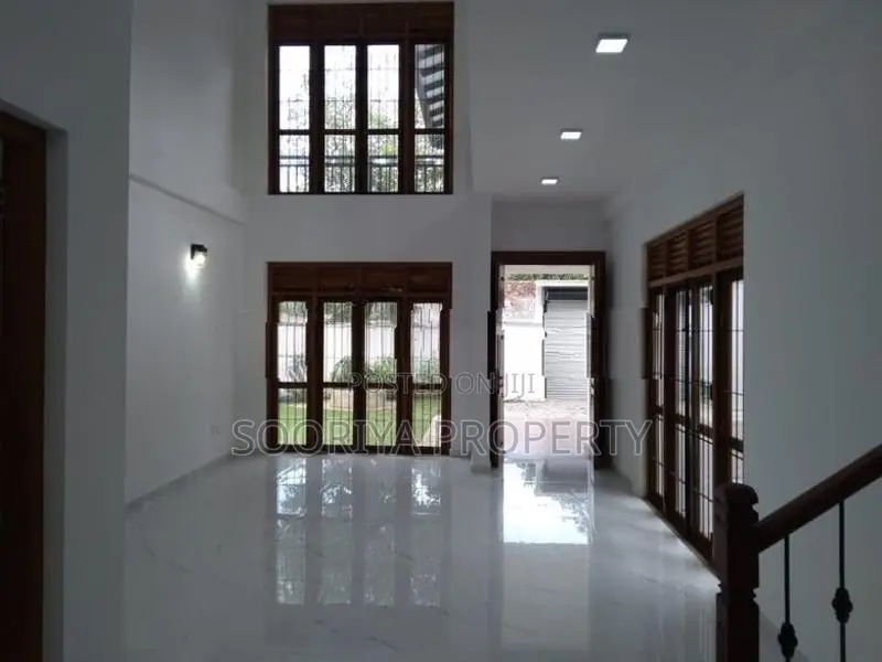 BRAND NEW LUXURY VILLA FOR SALE IN PILIYANDALA