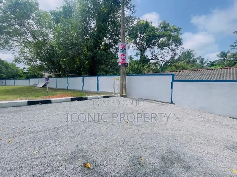 Bolgoda Lake facing land for sale in Wadduwa