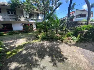 (AF143) 07 P Land With Property for Sale at Wimalawatha Road Nugegoda