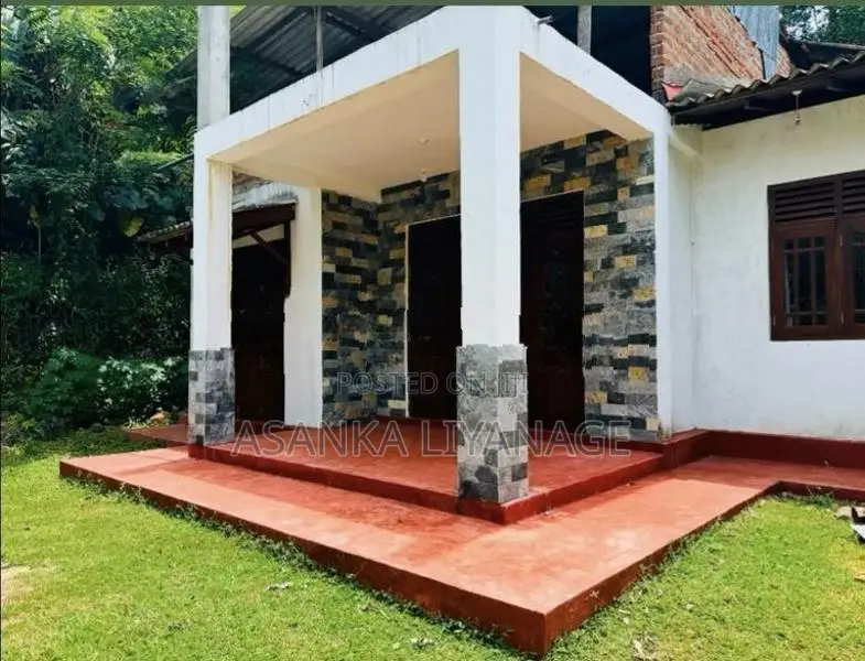 House with Land in Mirigama