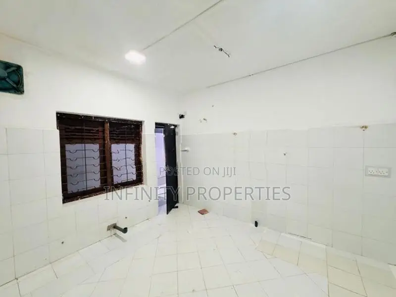(AF158) 02 Story House for Sale in Hortan Place Colombo 07