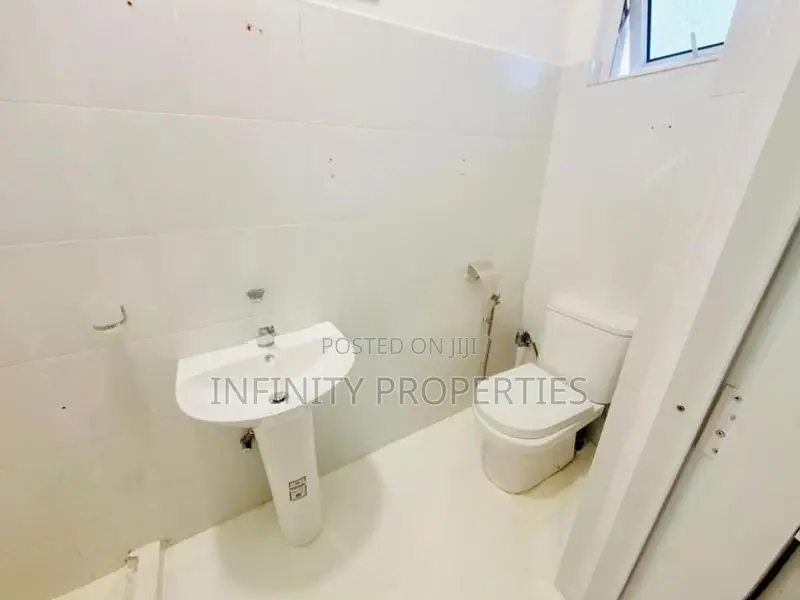 (AF158) 02 Story House for Sale in Hortan Place Colombo 07