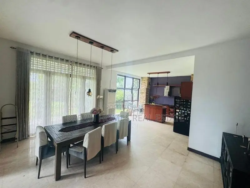 Luxury 5-Bedroom House with Paddy Field View-Baththaramulla